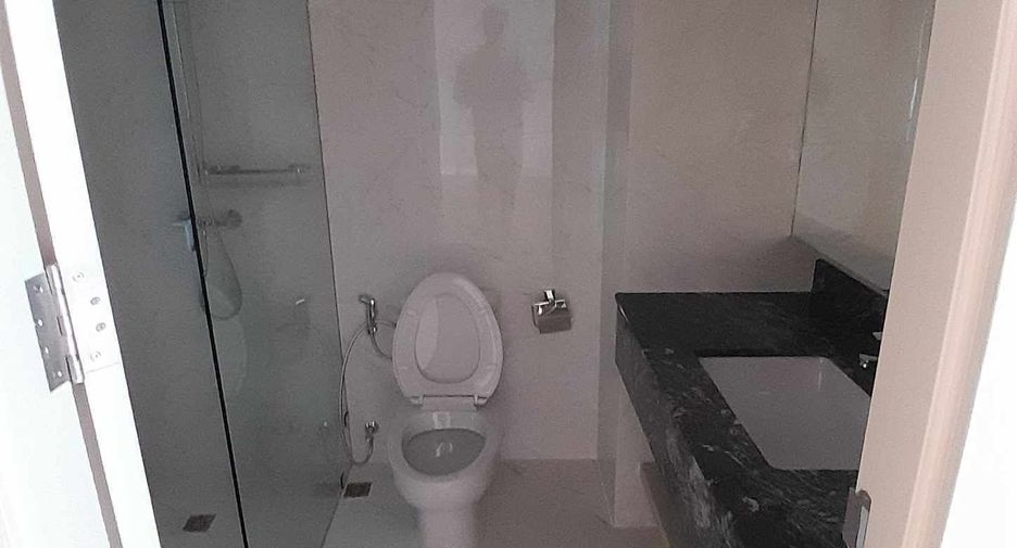 For rent 4 bedrooms condo in Khlong Toei, Bangkok