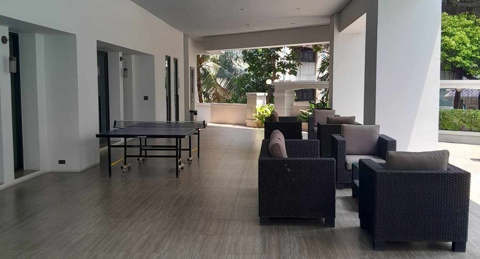 For rent 4 bedrooms condo in Khlong Toei, Bangkok