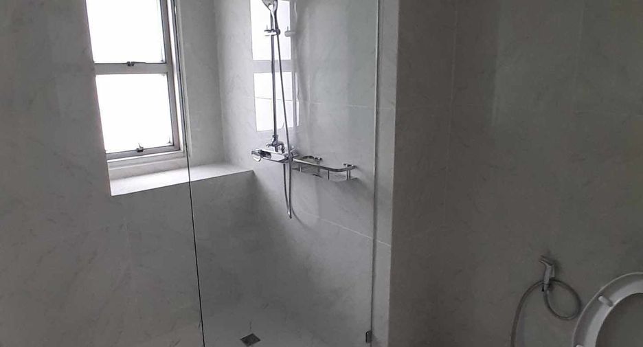 For rent 4 bedrooms condo in Khlong Toei, Bangkok