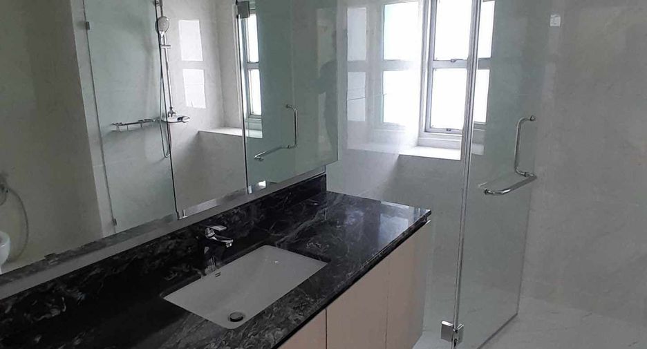 For rent 4 bedrooms condo in Khlong Toei, Bangkok