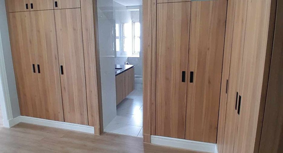 For rent 4 bedrooms condo in Khlong Toei, Bangkok