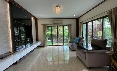À louer 4 chambres maison à Min Buri, Bangkok