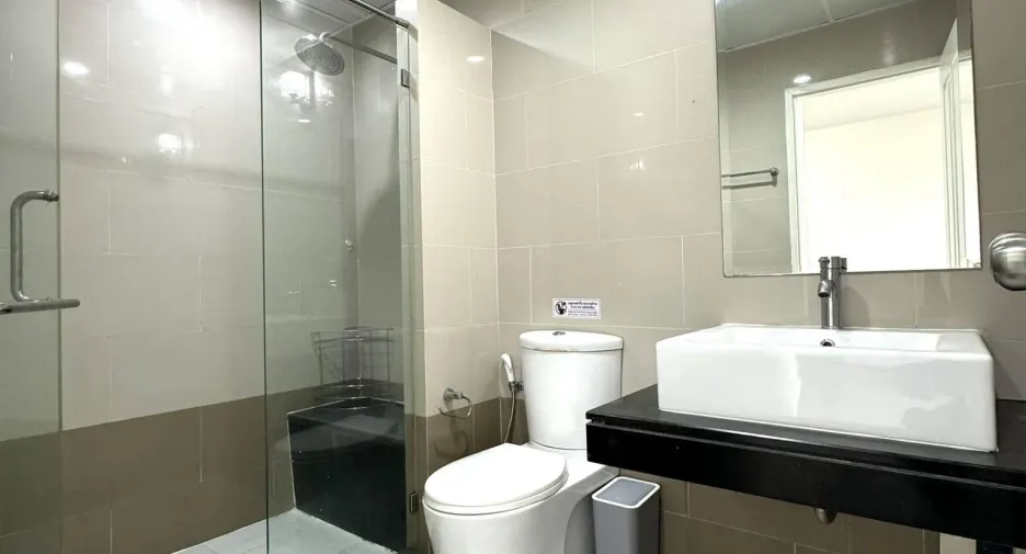 For rent 1 bed condo in Yan Nawa, Bangkok
