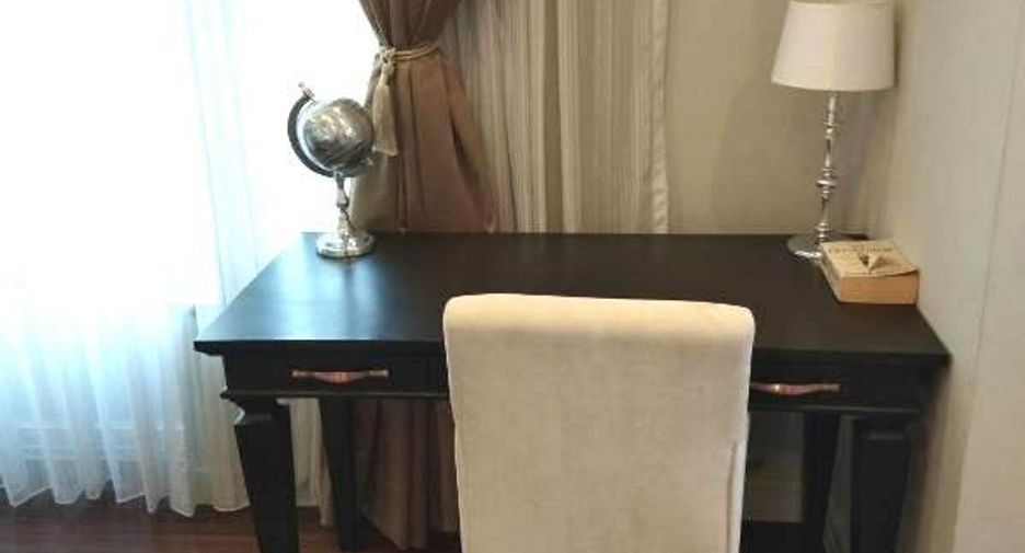 For rent 2 bedrooms condo in Sathon, Bangkok