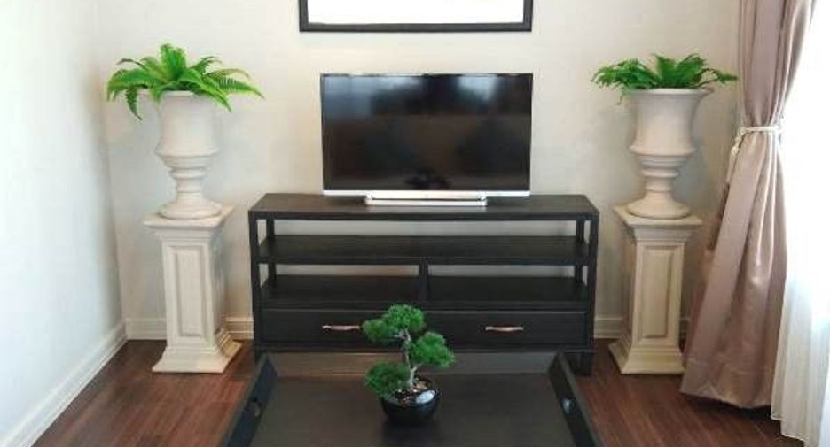 For rent 2 bedrooms condo in Sathon, Bangkok