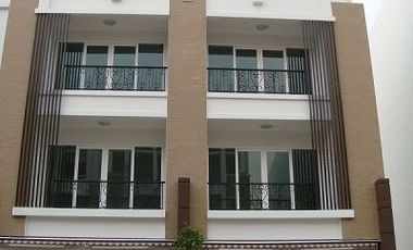 Casa adosada en alquiler de 4 habitaciones en Phra Pradaeng, Samut Prakan
