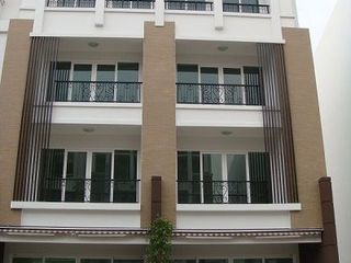 For rent 4 bedrooms townhouse in Phra Pradaeng, Samut Prakan