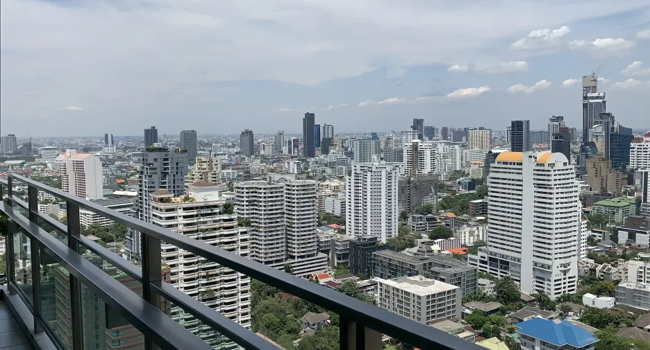 For rent 4 bedrooms condo in Khlong Toei, Bangkok