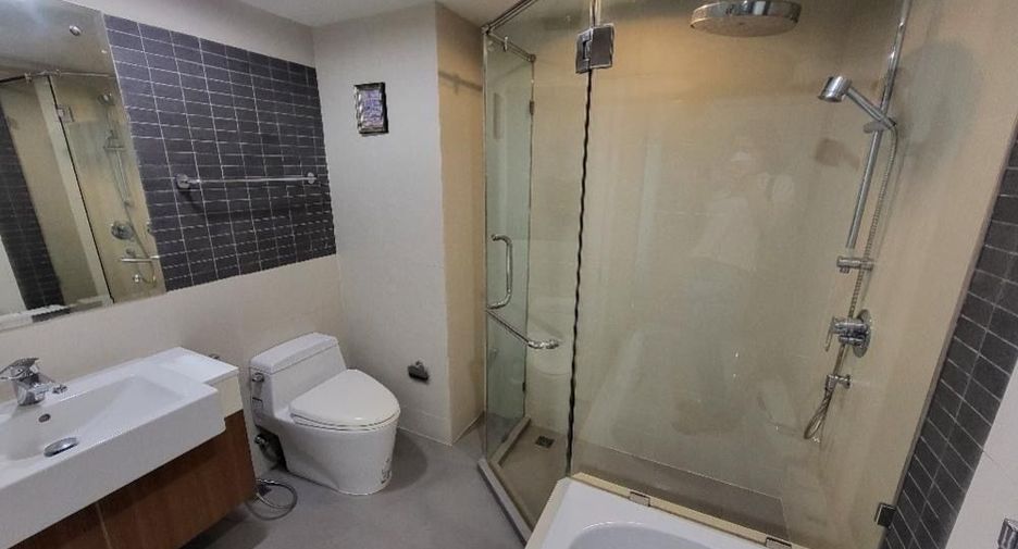 For rent 1 bed condo in Watthana, Bangkok