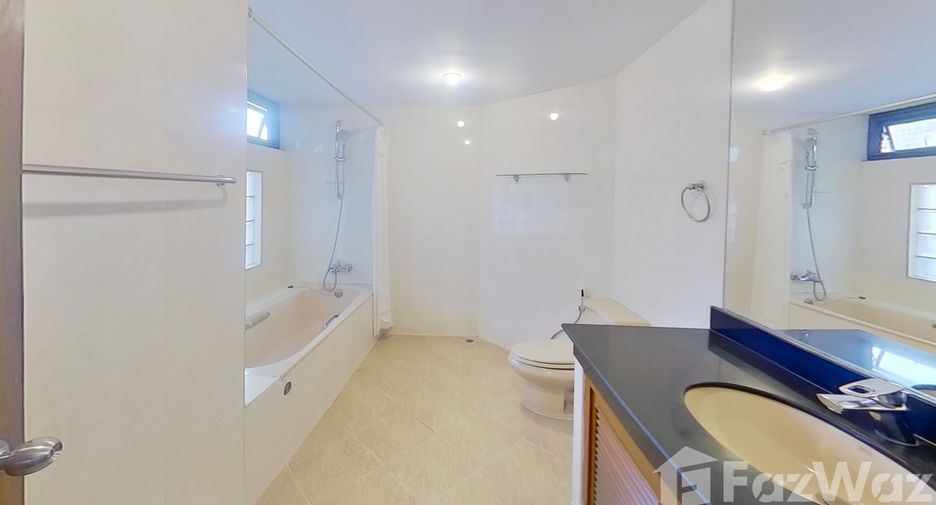 For rent 4 ベッドルーム condo in Khlong Toei, Bangkok