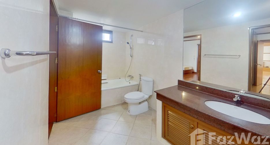 For rent 4 ベッドルーム condo in Khlong Toei, Bangkok