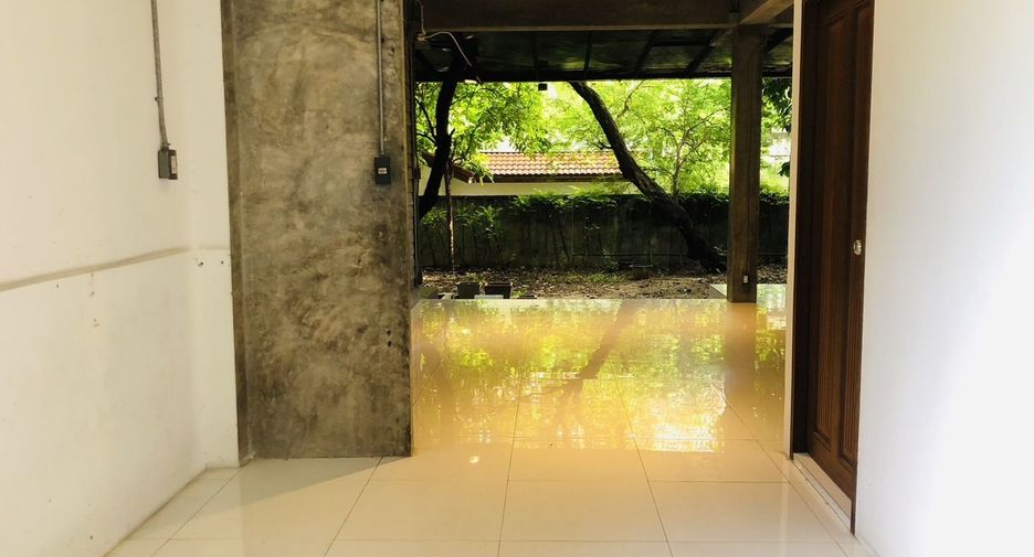 出租 6 卧室 独立屋 在 Chatuchak, 曼谷