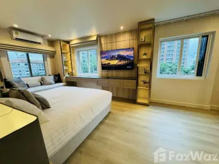For rent 2 bedrooms condo in Yan Nawa, Bangkok
