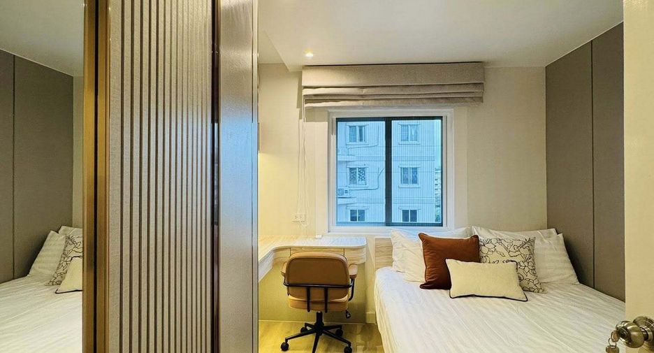 For rent 2 bedrooms condo in Yan Nawa, Bangkok