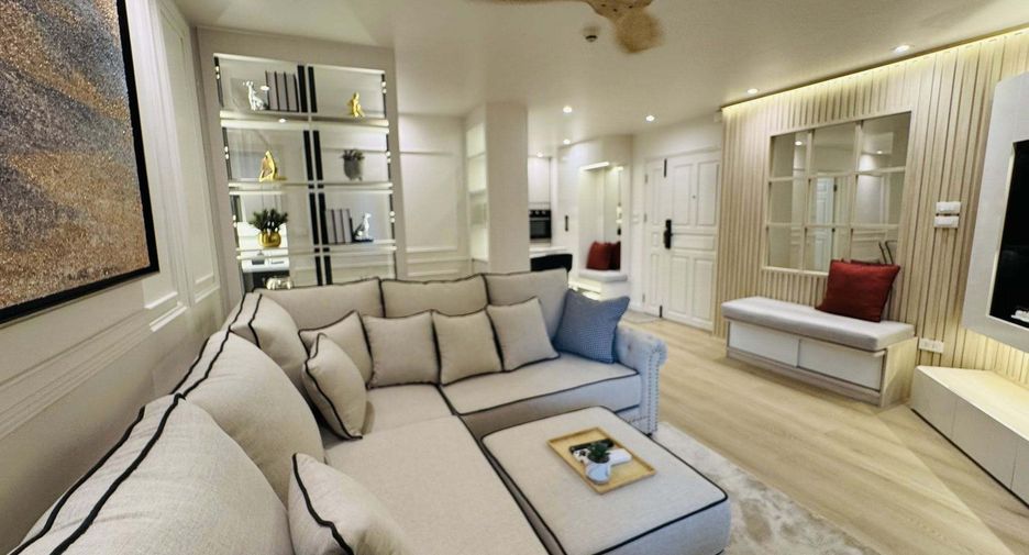 For rent 2 bedrooms condo in Yan Nawa, Bangkok