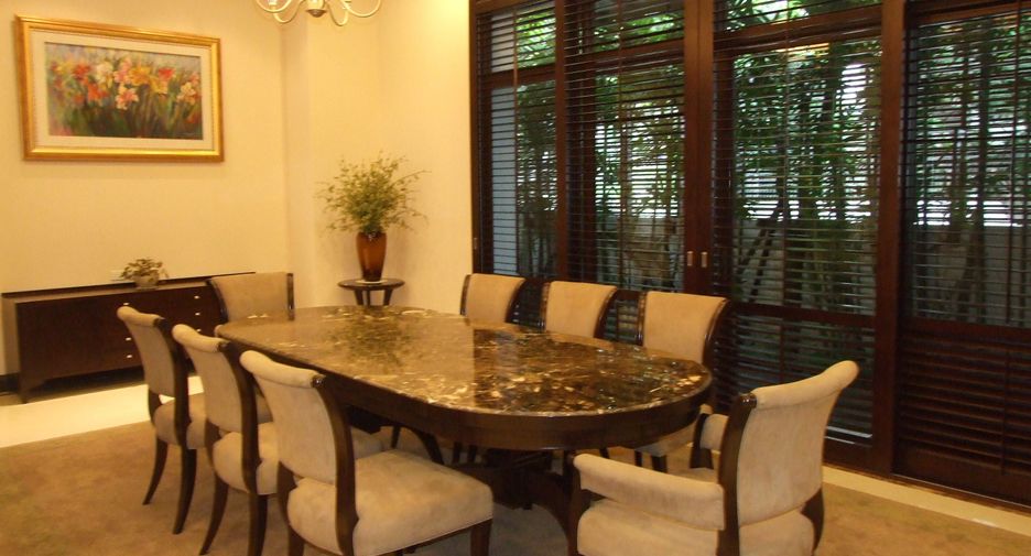 For rent 4 ベッドルーム house in Khlong Toei, Bangkok