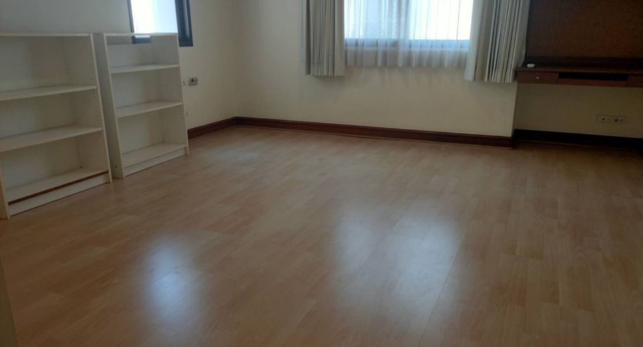 For rent 3 ベッドルーム condo in Watthana, Bangkok