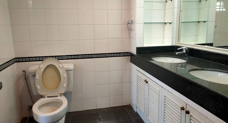 For rent 3 ベッドルーム condo in Watthana, Bangkok