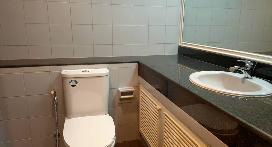 For rent 3 ベッドルーム condo in Watthana, Bangkok