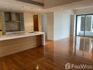 For rent 2 bedrooms condo in Yan Nawa, Bangkok