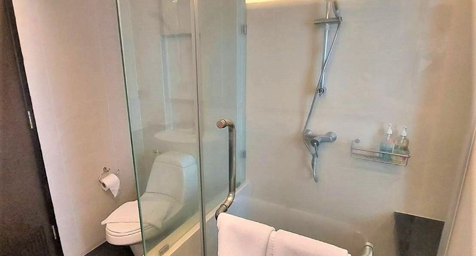 For rent 4 bedrooms condo in Sathon, Bangkok