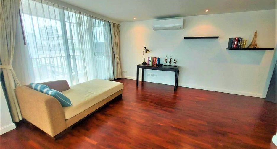 For rent 4 bedrooms condo in Sathon, Bangkok