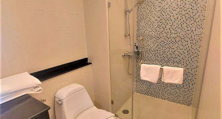 For rent 4 bedrooms condo in Sathon, Bangkok