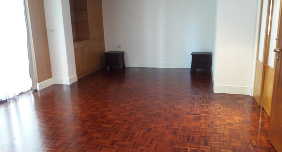 Apartamento en alquiler de 4 habitaciones en Watthana, Bangkok