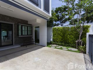 For rent 3 bedrooms townhouse in Bang Phli, Samut Prakan