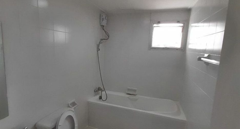 Wohnung zur Miete mit 2 Zimmer in Khlong Toei, Bangkok