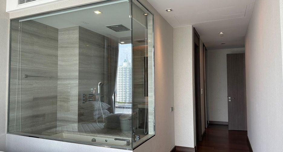 À louer 3 chambres condo à Khlong Toei, Bangkok