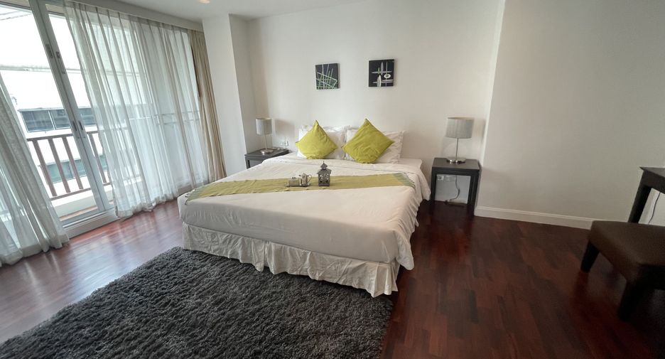 For rent 4 bedrooms apartment in Sathon, Bangkok