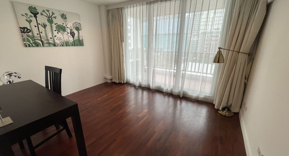 For rent 4 bedrooms apartment in Sathon, Bangkok