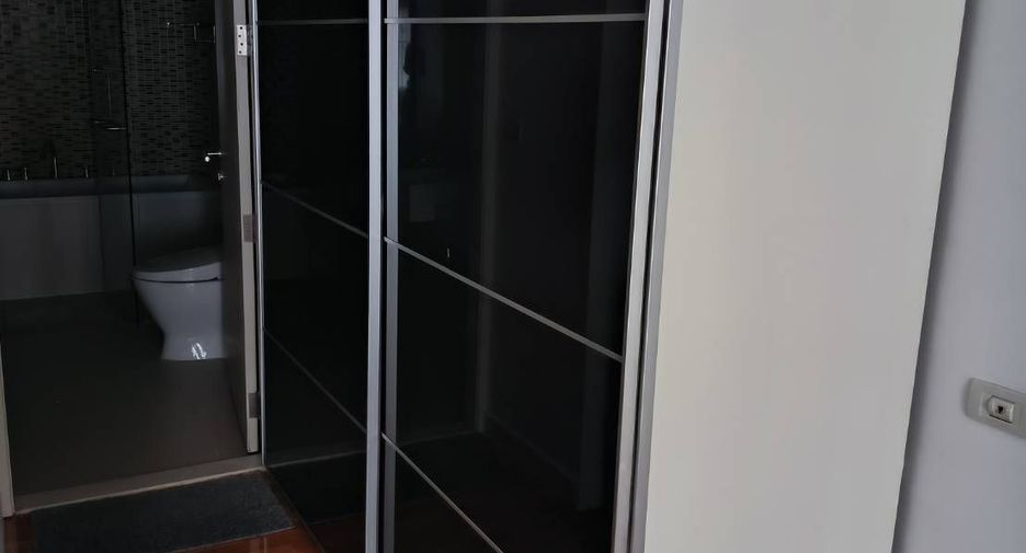 Condo en alquiler de 3 habitaciones en Watthana, Bangkok