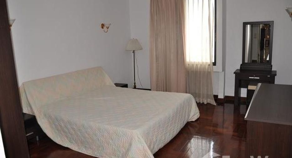 For rent 5 ベッドルーム condo in Khlong Toei, Bangkok
