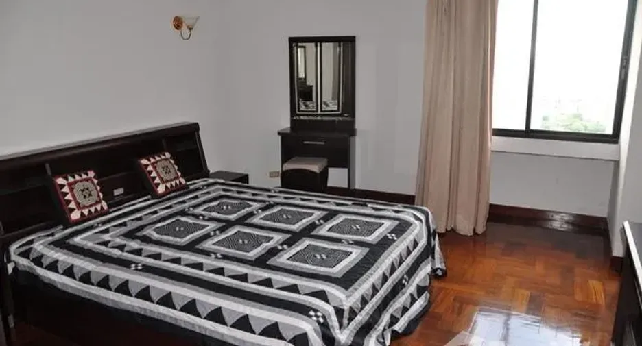 For rent 5 ベッドルーム condo in Khlong Toei, Bangkok