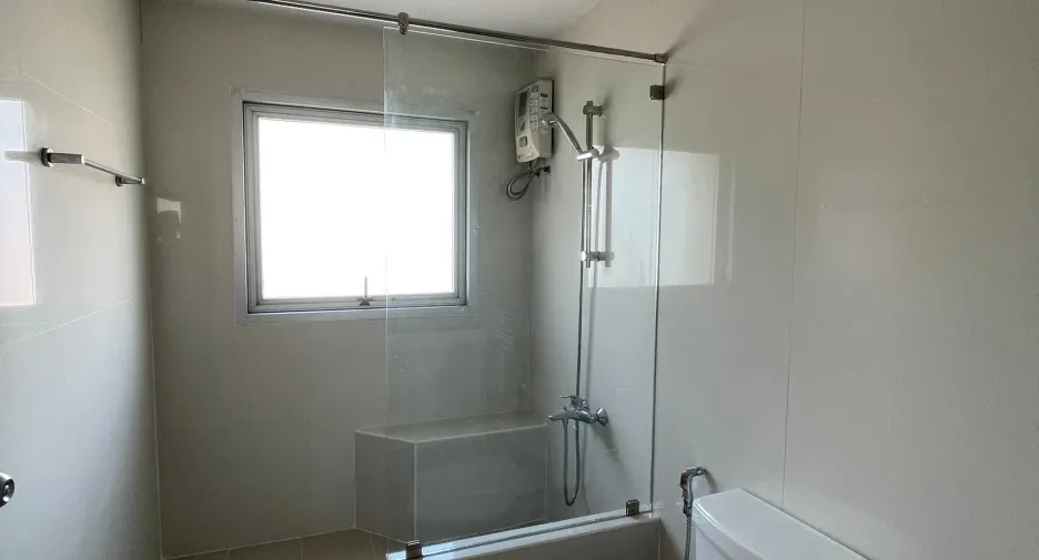 For rent 3 bedrooms apartment in Khlong Toei, Bangkok