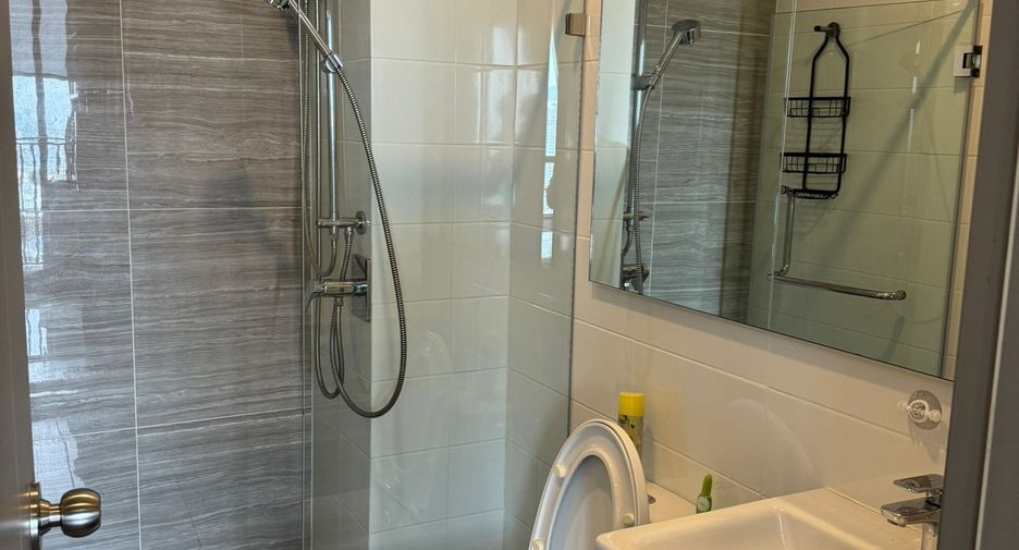 For rent 1 bed condo in Watthana, Bangkok