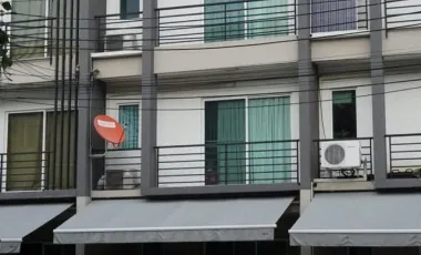 Casa en alquiler de 3 habitaciones en Suan Luang, Bangkok
