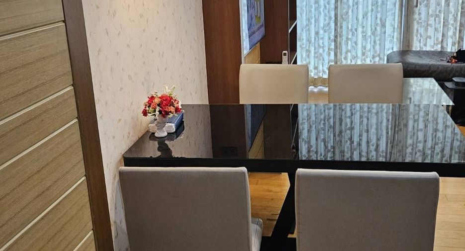 For rent 2 bedrooms condo in Ratchathewi, Bangkok