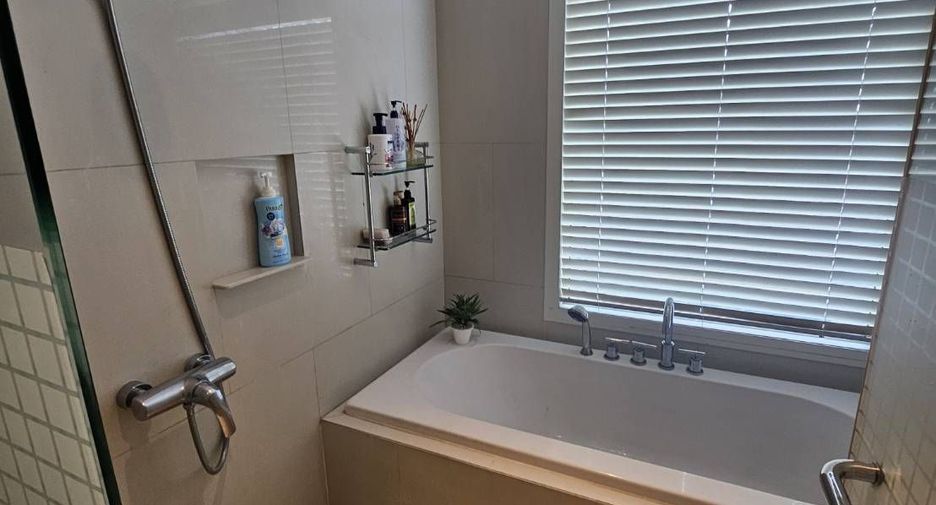 For rent 2 bedrooms condo in Ratchathewi, Bangkok