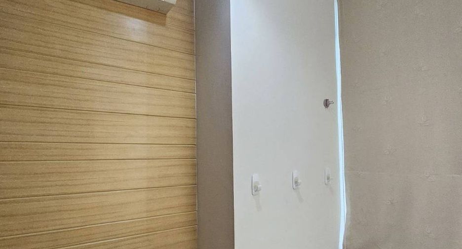 For rent 2 bedrooms condo in Ratchathewi, Bangkok