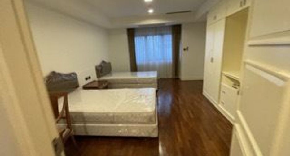For rent 4 bedrooms apartment in Khlong Toei, Bangkok