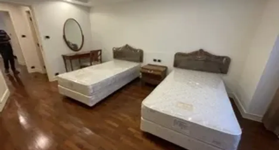 For rent 4 bedrooms apartment in Khlong Toei, Bangkok