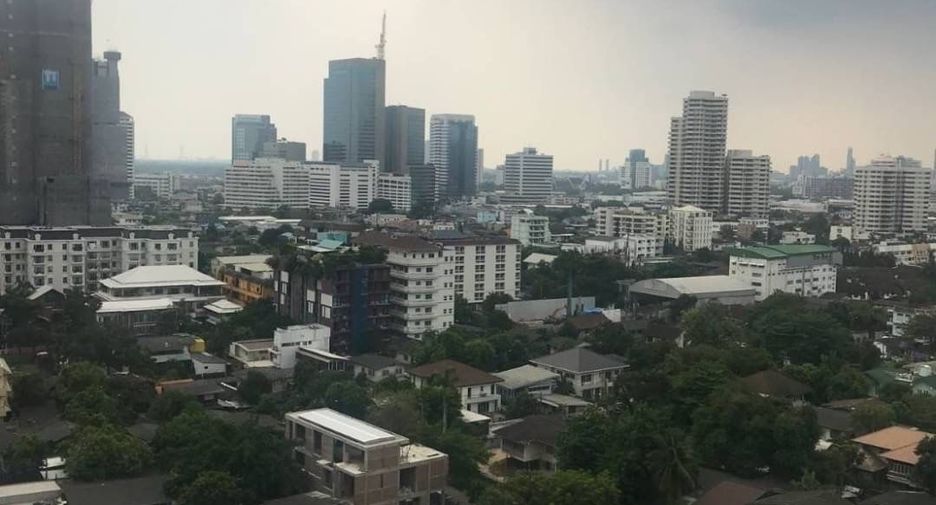 Condo en alquiler de 1 habitaciones en Khlong Toei, Bangkok