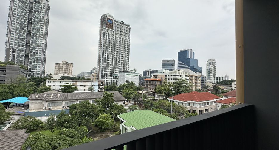 For rent 1 bed condo in Khlong Toei, Bangkok