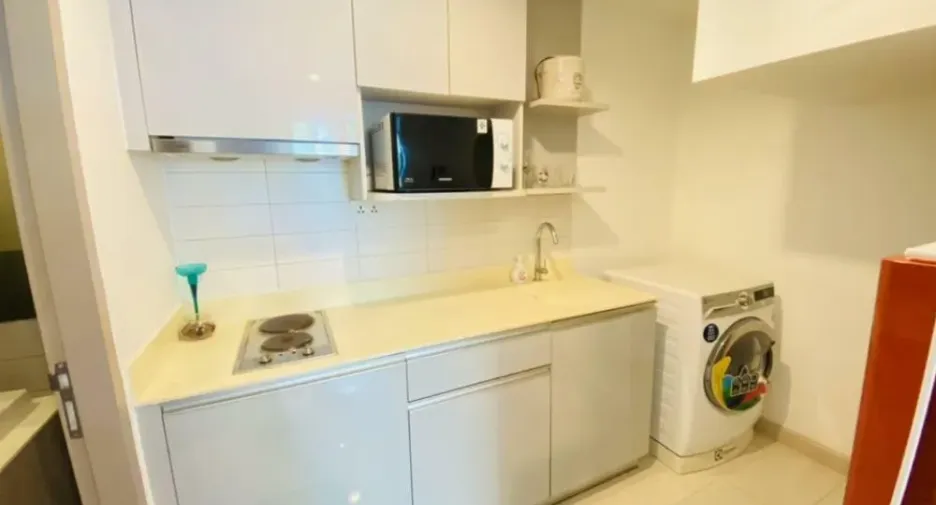 For rent 2 bedrooms condo in Phra Khanong, Bangkok