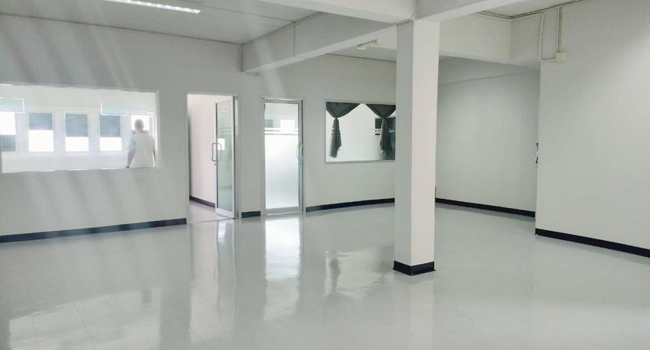 Haus zur Miete mit 4 Zimmer in Bang Phli, Samut Prakan
