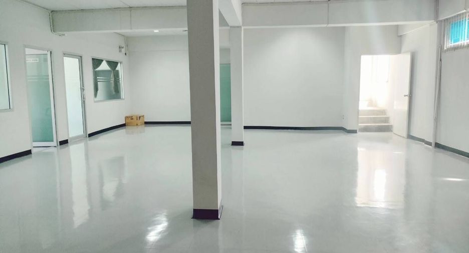 Haus zur Miete mit 4 Zimmer in Bang Phli, Samut Prakan