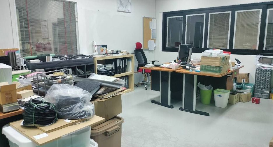 Haus zur Miete mit 4 Zimmer in Bang Phli, Samut Prakan